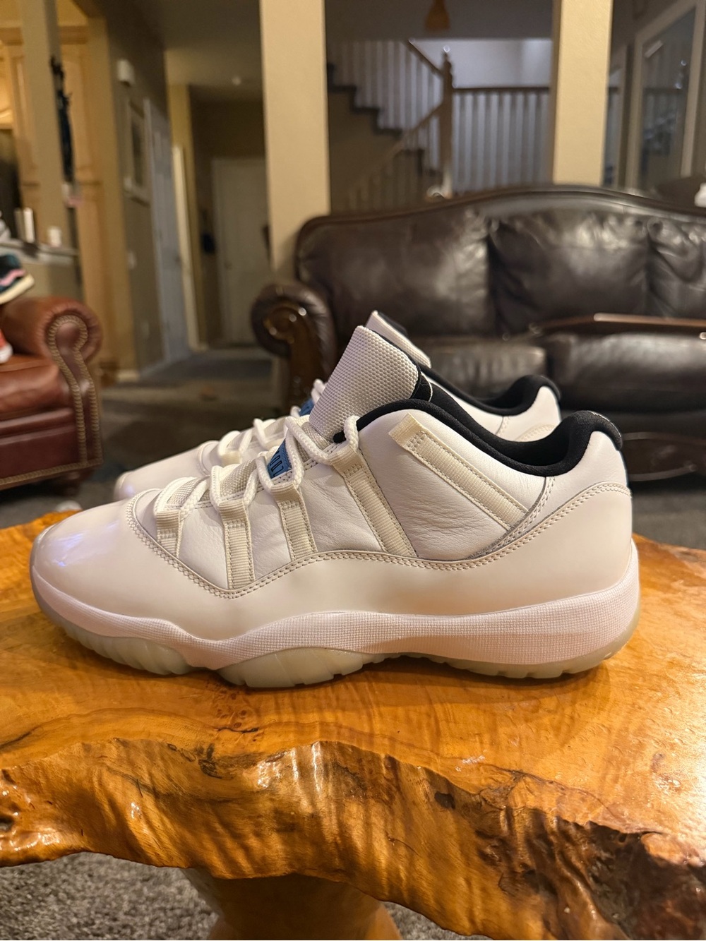 Air Jordan 11 Retro Low Legend Blue White Men Size 10 / Women 11.5 AV2187-117